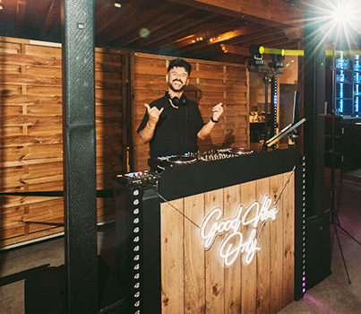 DJ SOA - Agence SOA aux commandes de l’animation mariage à Colibri Event’s Glatigny en Moselle