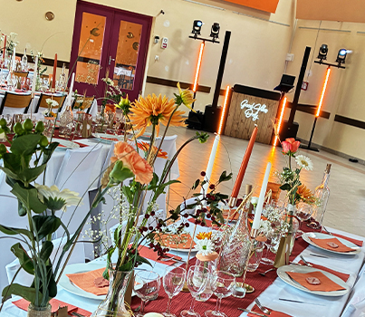 Deco de la salle de mariage sur le theme terracotta
