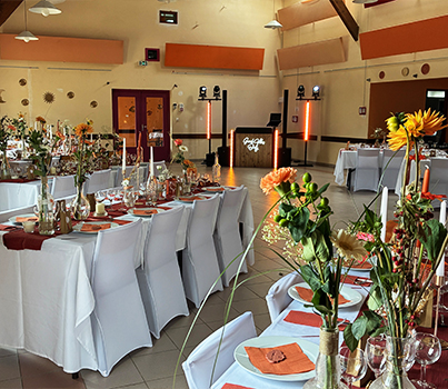Mariage terracotta et decoration florale